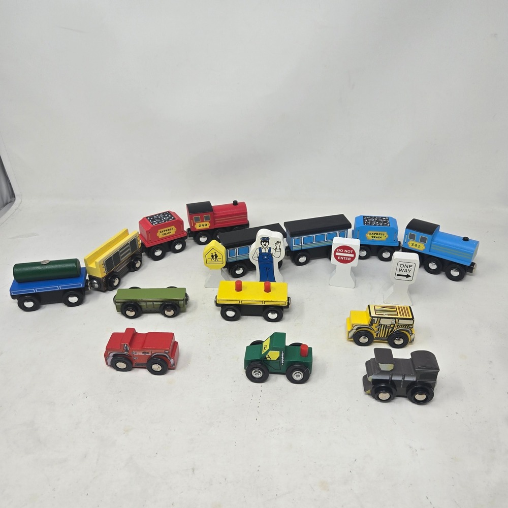 Melissa & Doug Wooden Magnetic Train Lot Express Train Vehicles Signs 15pc